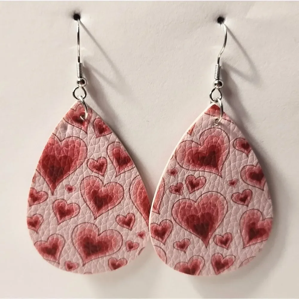 Hearts dangle earrings teardrop faux leather‎ new d73